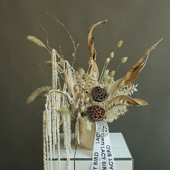 “White Grace” Dried Flower Composition